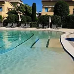 Family Garden – Borgo Dei Fiori Apartment